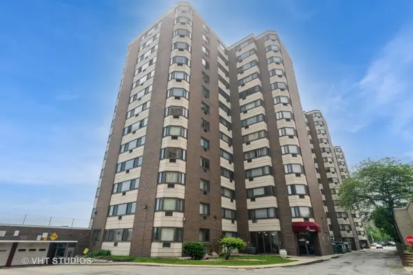 7337 S South Shore DR #727, Chicago, IL 60649