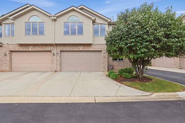691 E Nerge RD, Roselle, IL 60172