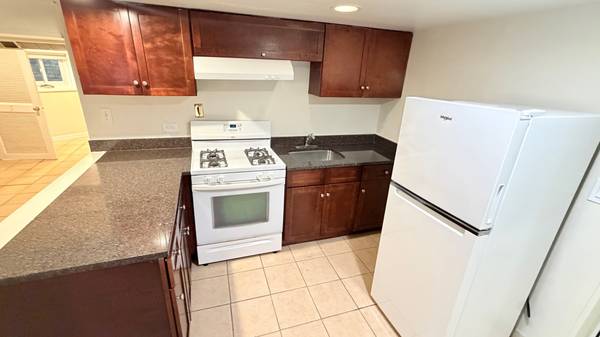 5706 N Maplewood AVE #Gard, Chicago, IL 60659