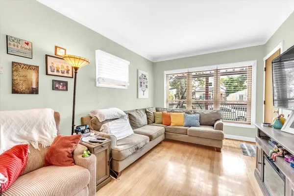 5134 W Ainslie ST, Chicago, IL 60630