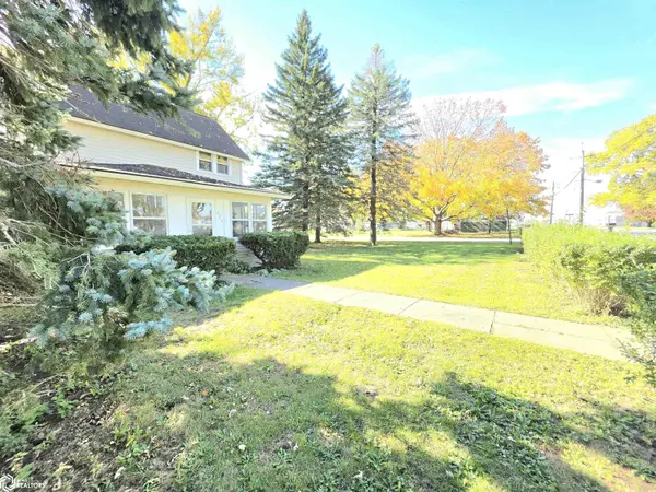 602 E Main St, Rockwell, IA 50469