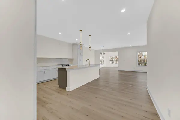 493 Magnolia LN, Chesterton, IN 46304