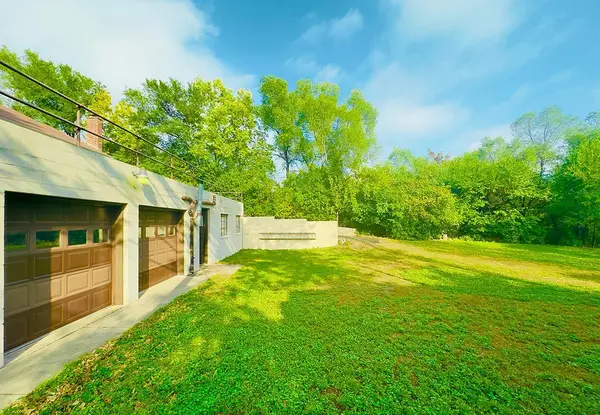 1009 River Terrace DR, Bloomington, MN 55431