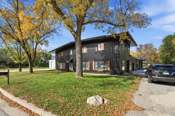1600 11th AVE NE, Willmar, MN 56201