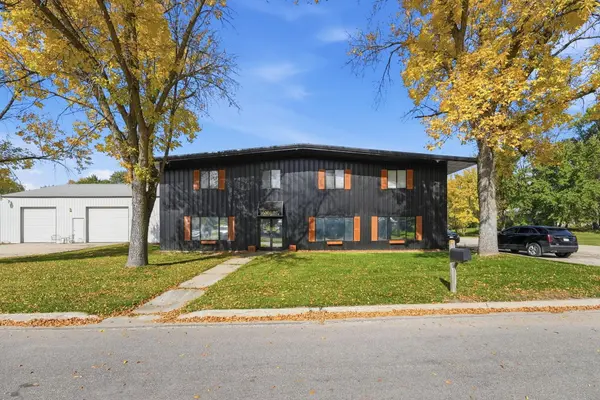 1600 11th AVE NE, Willmar, MN 56201