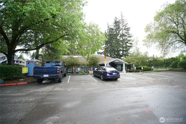 215 SW 100th ST #B-102, Everett, WA 98201