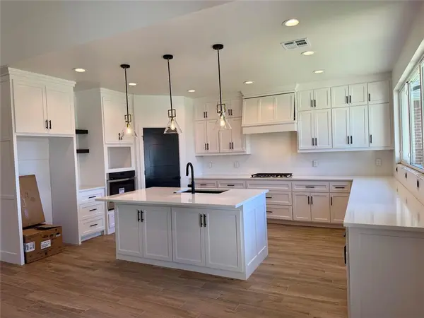 12813 Cobblestone Curve RD, Oklahoma City, OK 73142