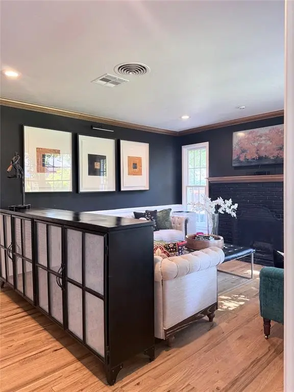 1201 Glenbrook TER, Nichols Hills, OK 73116