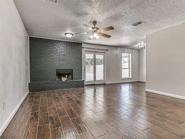 451 Crooked Oak DR, Harrah, OK 73045