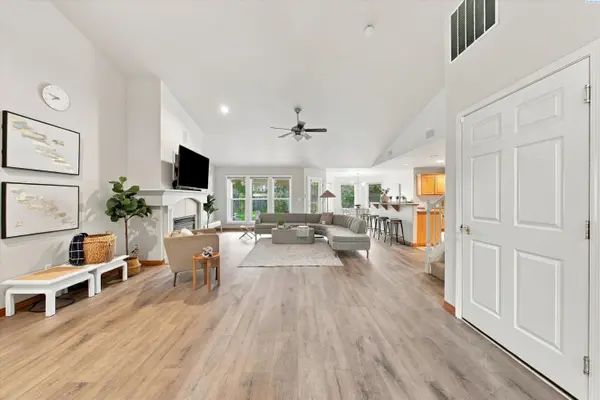 1817 Newhaven Loop, Richland, WA 99352
