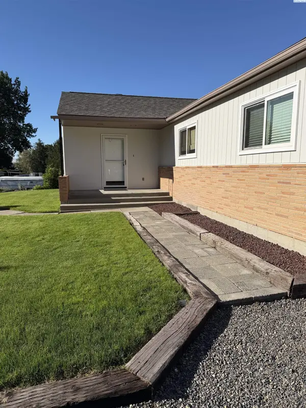 1044 Sadie ST, Prosser, WA 99350