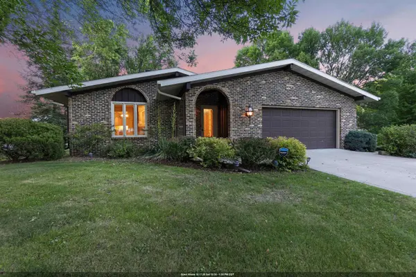 323 OLD PIONEER RD, Fond Du Lac, WI 54935