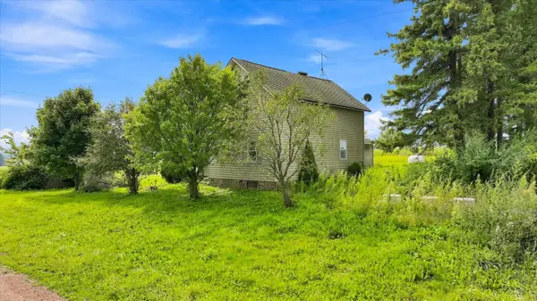 240932 NEHRBASS RD, Athens, WI 54411
