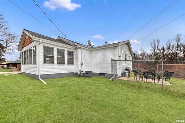 1000 SAMUEL AVE, Peoria Heights, IL 61616