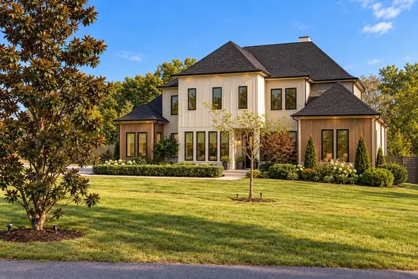 848 W Hillwood Dr, Nashville, TN 37205