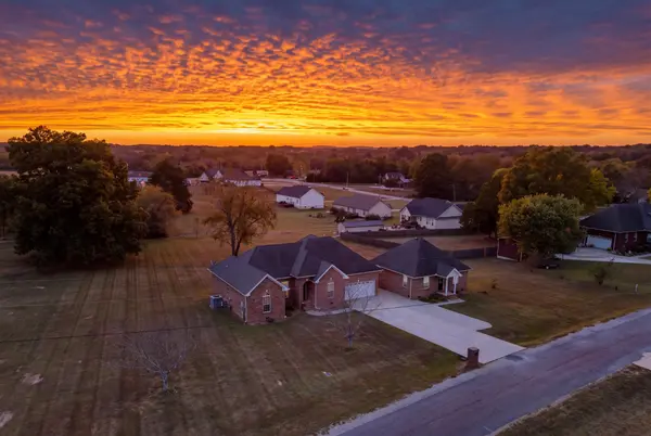 1507 Lindsey Ln, Chapel Hill, TN 37034