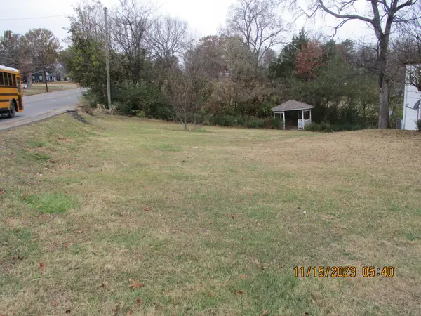 1236 W Commerce St #W, Lewisburg, TN 37091