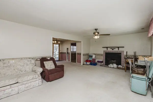2223 S Clay Ln, Wichita, KS 67207