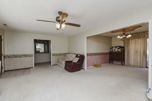 2223 S Clay Ln, Wichita, KS 67207