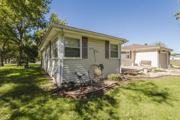 2223 S Clay Ln, Wichita, KS 67207