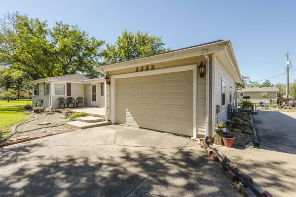 2223 S Clay Ln, Wichita, KS 67207