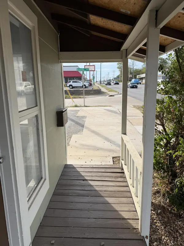 2356 N Boonville AVE, Springfield, MO 65803