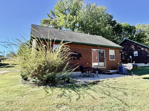 825 E Surf ST, Stockton, MO 65785