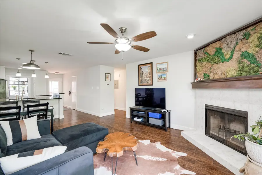2215 Post RD #2076, Austin, TX 78704