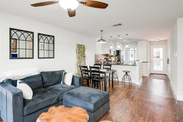2215 Post RD #2076, Austin, TX 78704