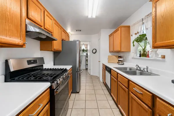 1184 Waller ST, Austin, TX 78702