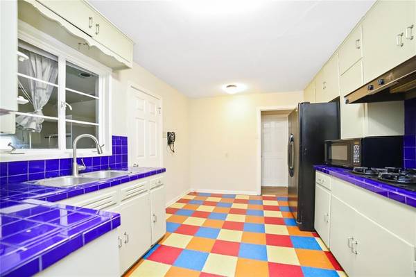 2905 Robinson ST #A, Austin, TX 78722