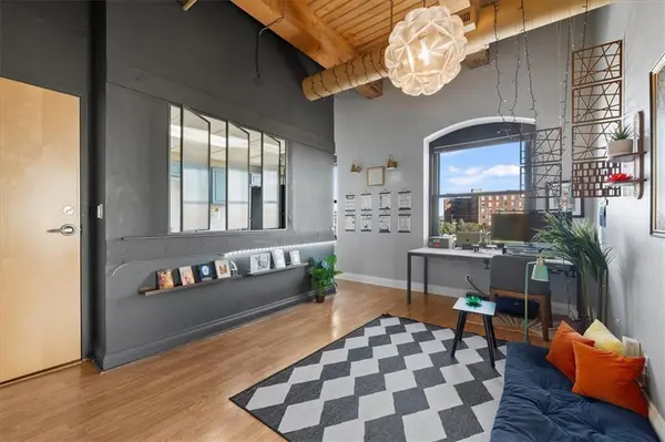 609 Central ST #1208, Kansas City, MO 64105