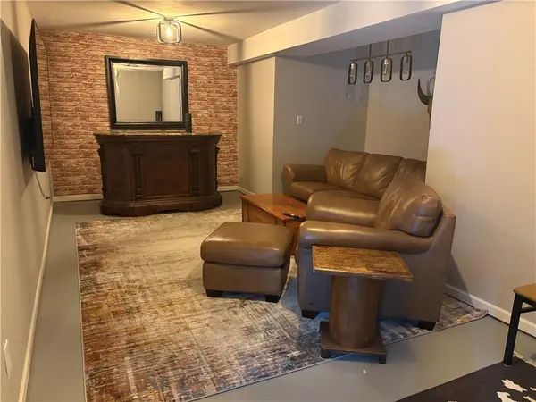 5727 N Ames AVE, Kansas City, MO 64151