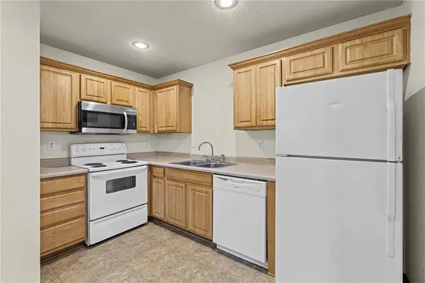 18501 E 3rd Street CT #N, Independence, MO 64056