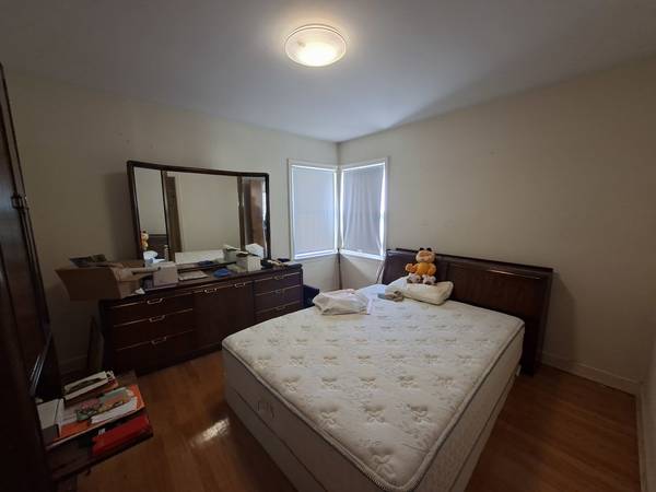 6631 N Saint Louis AVE, Lincolnwood, IL 60712