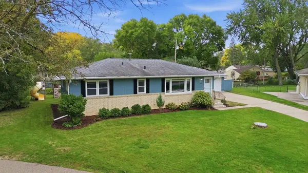 2029 Opal PL, Eagan, MN 55122