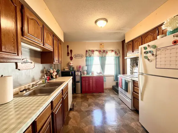 904 3rd ST SW, Willmar, MN 56201