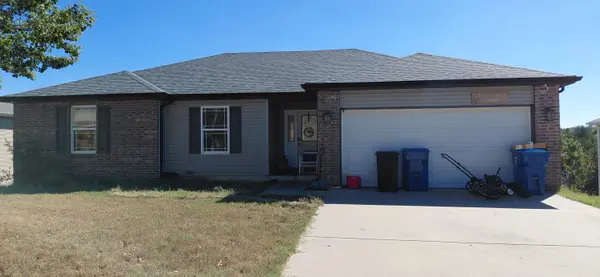487 Amber Avenue, Hollister, MO 65672
