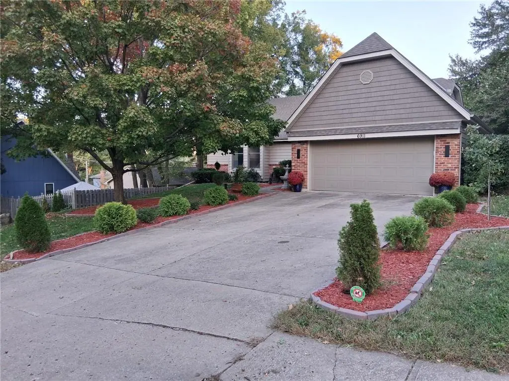 6911 N Flora AVE, Gladstone, MO 64118
