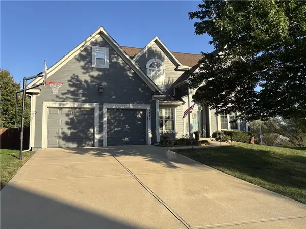 5831 Theden ST, Shawnee, KS 66218