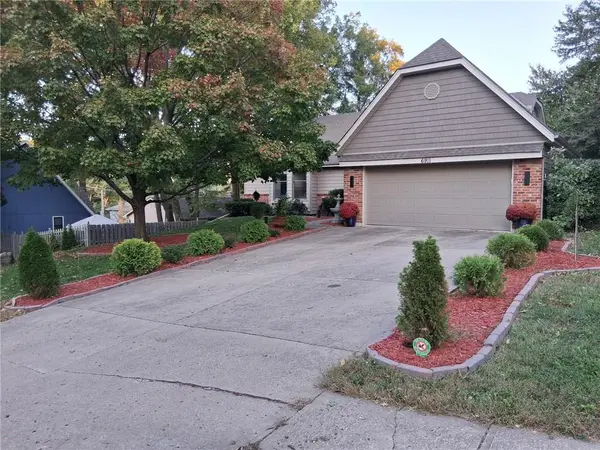6911 N Flora AVE, Gladstone, MO 64118