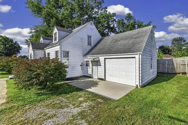 2532 Getz RD, Fort Wayne, IN 46804