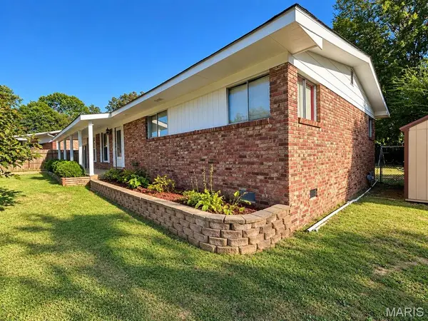 2414 Covington MDWS, Poplar Bluff, MO 63901