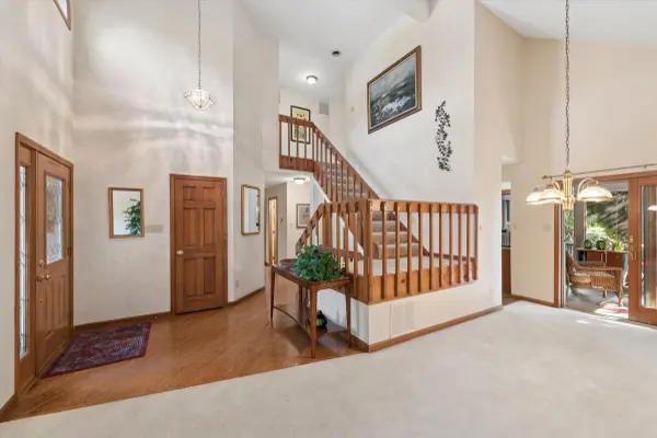 1204 Bartlett DR, Valparaiso, IN 46383