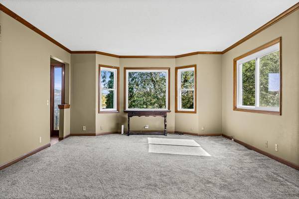 705 S 2nd ST, La Crescent, MN 55947
