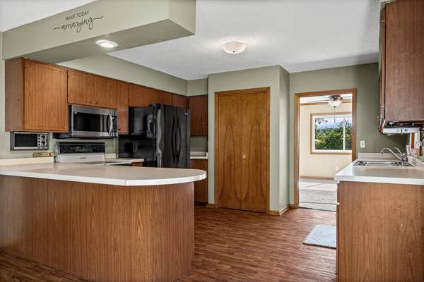 705 S 2nd ST, La Crescent, MN 55947