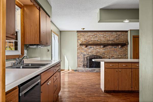705 S 2nd ST, La Crescent, MN 55947