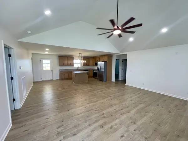 100 Donald Rd, Lafayette, TN 37083