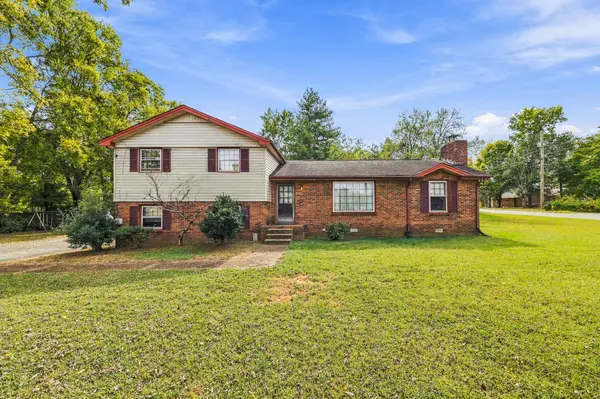 215 Brookside Dr, Old Hickory, TN 37138