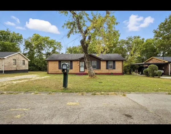 621 Baldwin Ct, Nashville, TN 37207